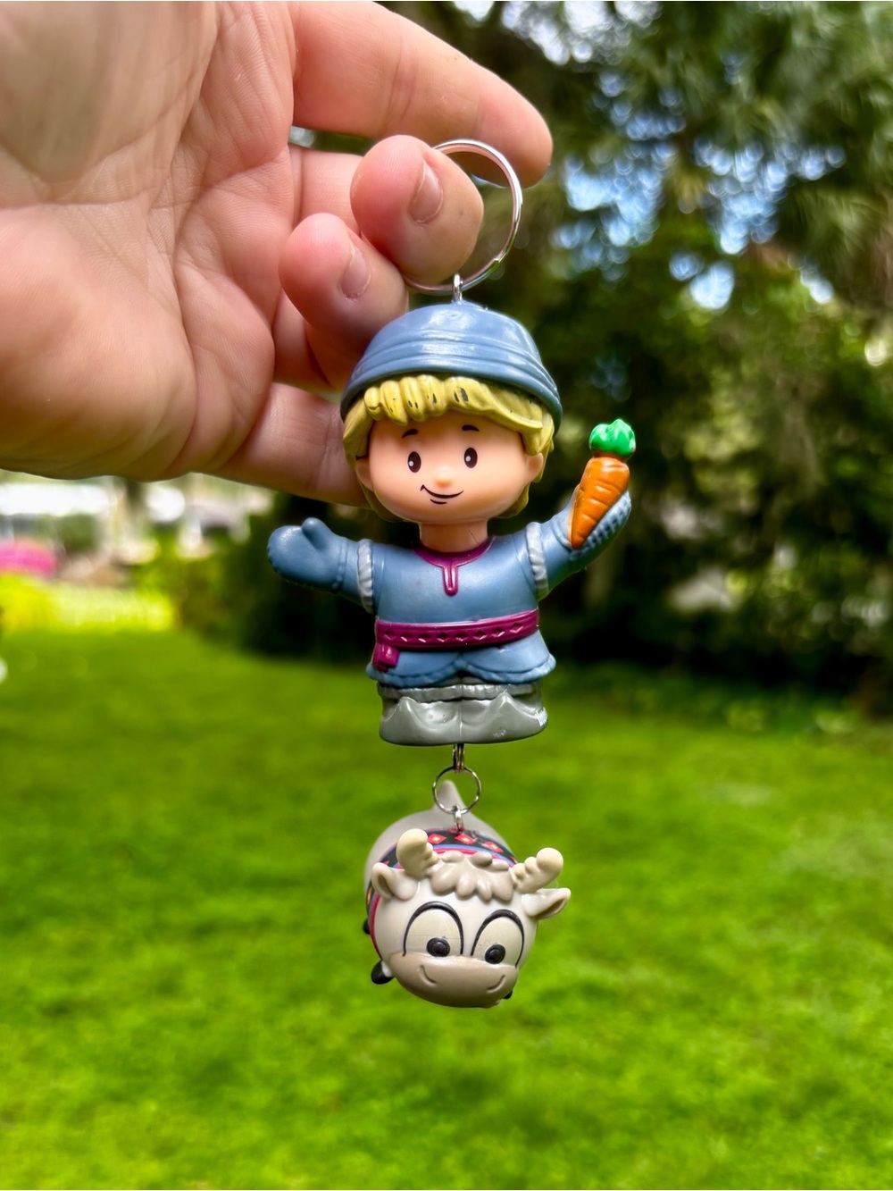 Disney christoff and Sven keychain